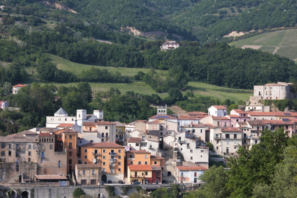 vista sul borgo di Tufo